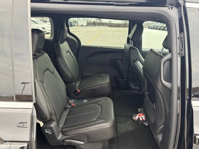 2026 Chrysler Voyager VOYAGER LX