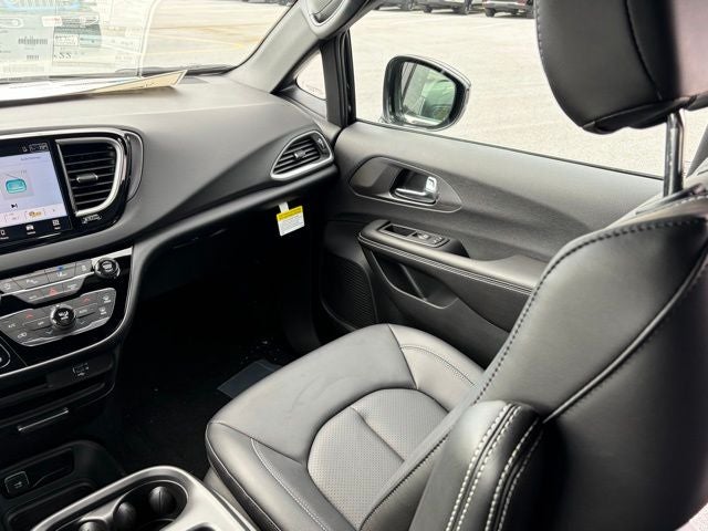 2026 Chrysler Voyager VOYAGER LX