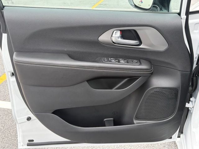 2027 Chrysler Pacifica PACIFICA LX
