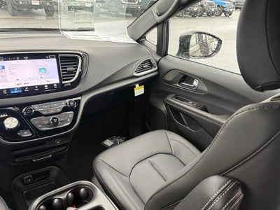 2026 Chrysler Voyager VOYAGER LX