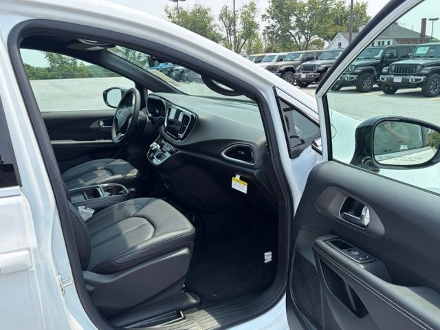 2027 Chrysler Pacifica PACIFICA LX