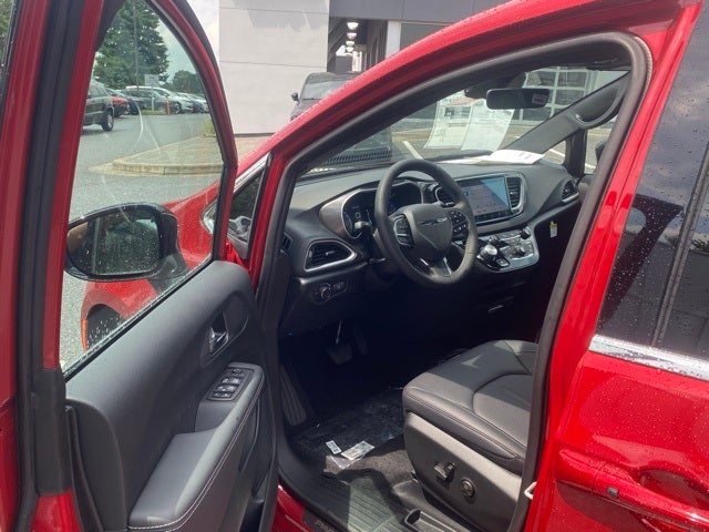 2026 Chrysler Voyager VOYAGER LX