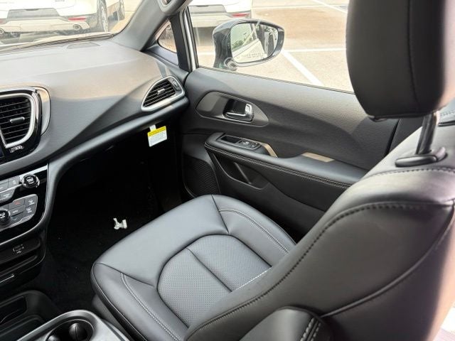 2027 Chrysler Pacifica PACIFICA LX
