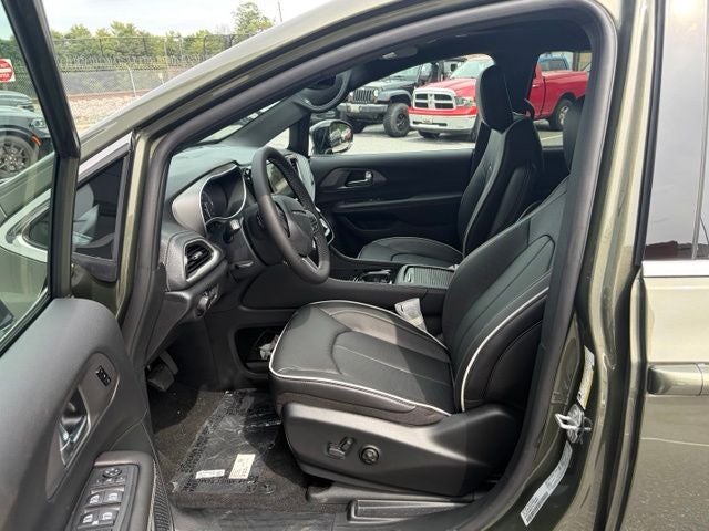 2027 Chrysler Pacifica PACIFICA LIMITED
