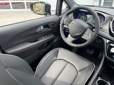 2027 Chrysler Pacifica PACIFICA LIMITED