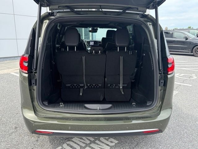 2027 Chrysler Pacifica PACIFICA LIMITED