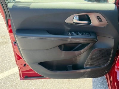 2027 Chrysler Pacifica PACIFICA LIMITED
