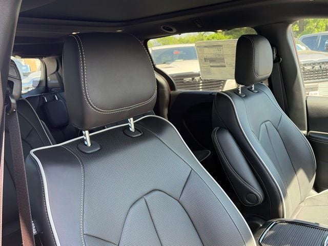 2027 Chrysler Pacifica PACIFICA LIMITED
