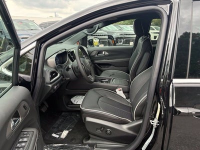 2027 Chrysler Pacifica PACIFICA LIMITED