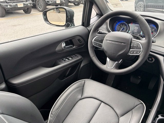 2027 Chrysler Pacifica PACIFICA LIMITED