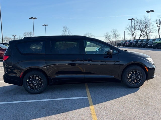 2026 Chrysler Pacifica PACIFICA SELECT AWD