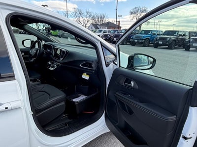 2026 Chrysler Pacifica PACIFICA SELECT AWD