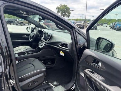 2027 Chrysler Pacifica PACIFICA LIMITED AWD