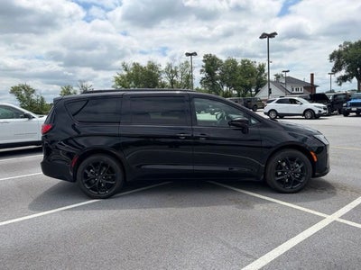 2027 Chrysler Pacifica PACIFICA LIMITED AWD