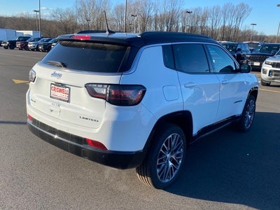 2024 Jeep Compass COMPASS LIMITED 4X4