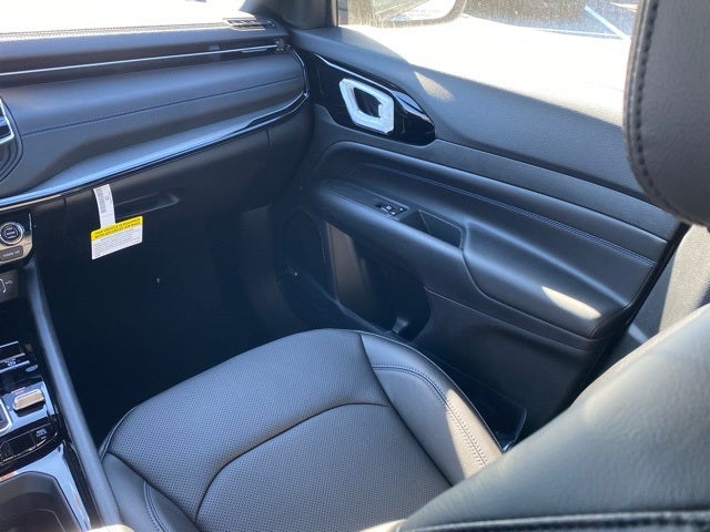 2025 Jeep Compass COMPASS LIMITED 4X4