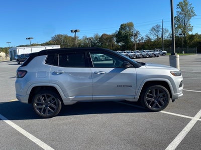 2025 Jeep Compass COMPASS LIMITED 4X4