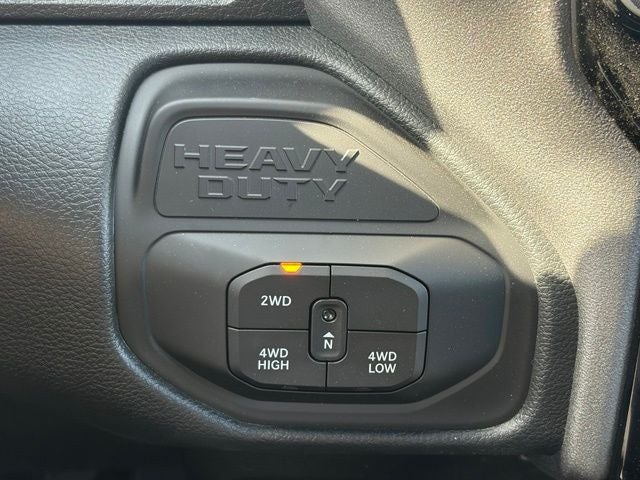 2026 RAM Ram 2500 RAM 2500 BLACK EXPRESS CREW CAB 4X4 6'4' BOX
