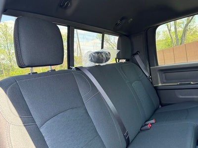 2026 RAM Ram 2500 RAM 2500 BLACK EXPRESS CREW CAB 4X4 6'4' BOX