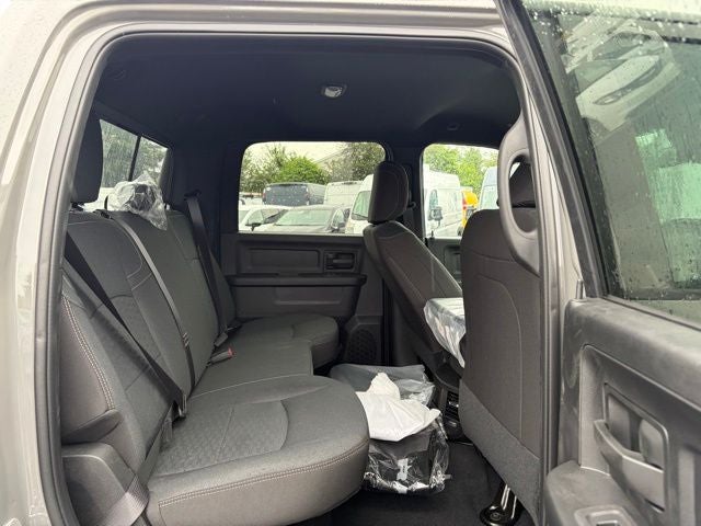 2026 RAM Ram 2500 RAM 2500 BLACK EXPRESS CREW CAB 4X4 6'4' BOX