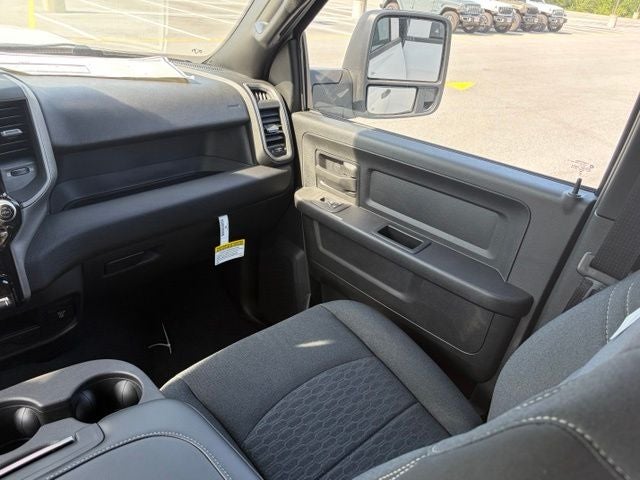 2026 RAM 2500 RAM 2500 BLACK EXPRESS CREW CAB 4X4 6'4' BOX