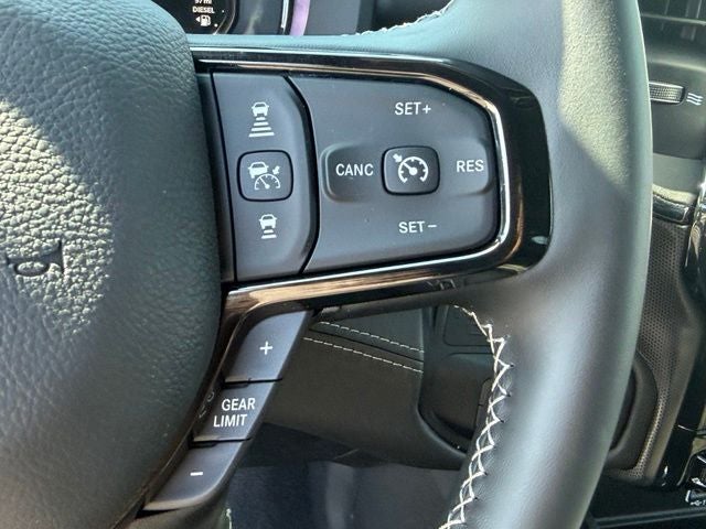 2026 RAM 3500 RAM 3500 LIMITED MEGA CAB 4X4 6'4' BOX