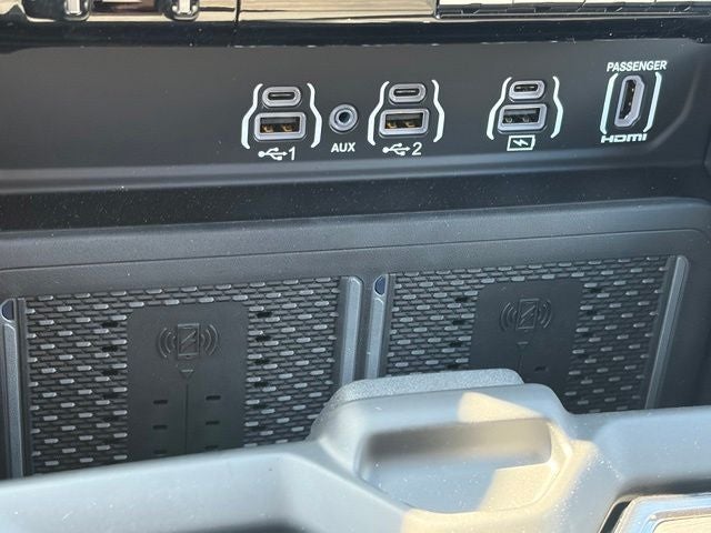 2026 RAM 3500 RAM 3500 LIMITED MEGA CAB 4X4 6'4' BOX