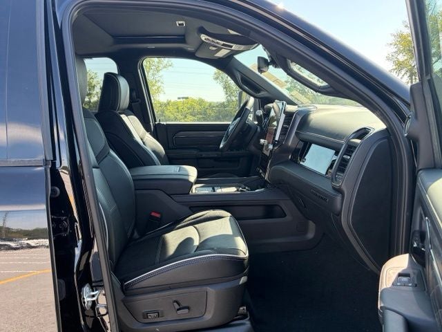 2026 RAM 3500 RAM 3500 LIMITED MEGA CAB 4X4 6'4' BOX