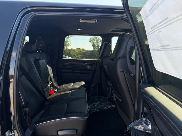 2026 RAM 3500 RAM 3500 LIMITED MEGA CAB 4X4 6'4' BOX