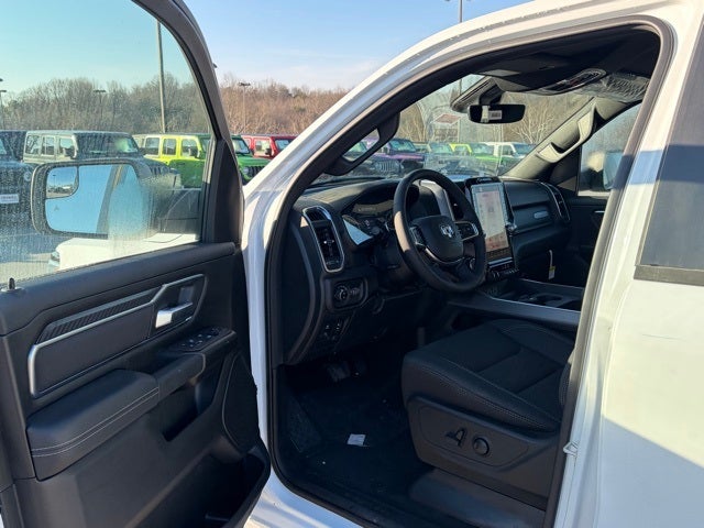 2025 RAM Ram 1500 RAM 1500 BIG HORN CREW CAB 4X4 5'7' BOX