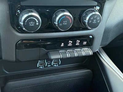 2026 RAM Ram 1500 RAM 1500 EXPRESS CREW CAB 4X4 5'7' BOX