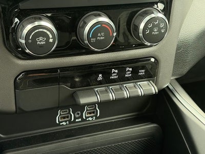 2026 RAM Ram 1500 RAM 1500 EXPRESS CREW CAB 4X4 5'7' BOX