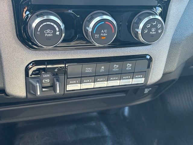 2026 RAM 2500 RAM 2500 TRADESMAN CREW CAB 4X4 6'4' BOX