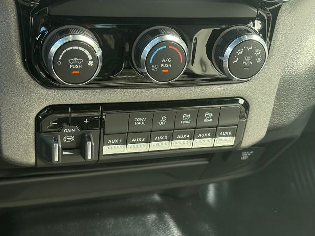 2026 RAM 2500 RAM 2500 TRADESMAN CREW CAB 4X4 6'4' BOX
