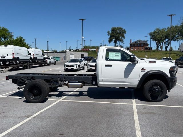 2026 RAM Ram 5500 Chassis Cab RAM 5500 TRADESMAN CHASSIS REGULAR CAB 4X4 84' CA