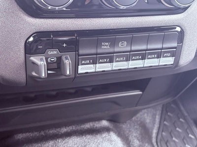 2025 RAM Ram 5500 Chassis Cab RAM 5500 TRADESMAN CHASSIS CREW CAB 4X4 84' CA