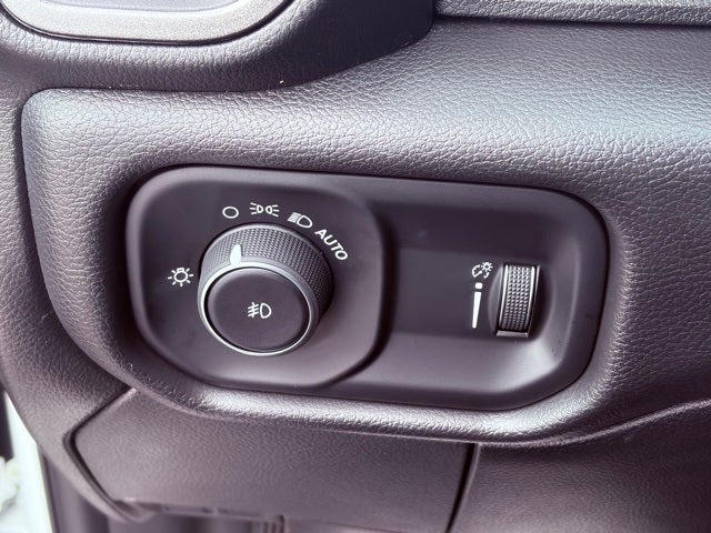 2025 RAM Ram 5500 Chassis Cab RAM 5500 TRADESMAN CHASSIS CREW CAB 4X4 84' CA