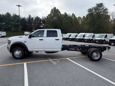 2027 RAM Ram 5500 Chassis Cab RAM 5500 TRADESMAN CHASSIS CREW CAB 4X4 84' CA