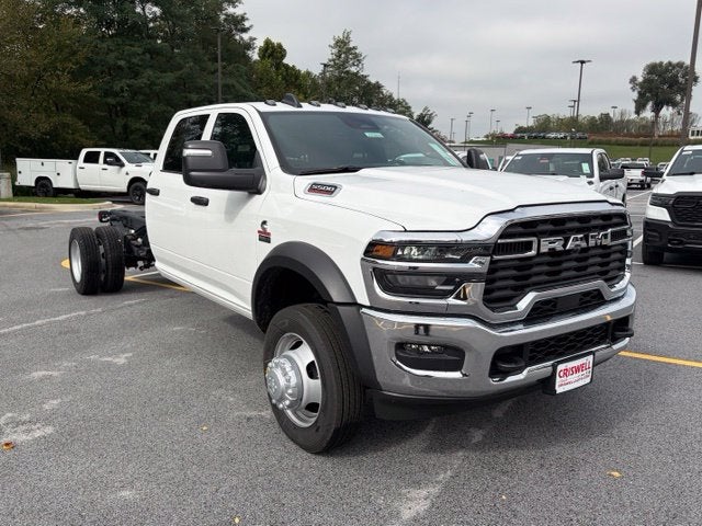 2027 RAM Ram 5500 Chassis Cab RAM 5500 TRADESMAN CHASSIS CREW CAB 4X4 84' CA