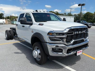 2026 RAM 5500 Chassis RAM 5500 TRADESMAN CHASSIS CREW CAB 4X4 84' CA