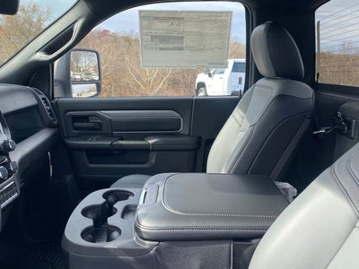 2026 RAM Ram 3500 Chassis Cab RAM 3500 TRADESMAN CHASSIS REGULAR CAB 4X2 84' CA