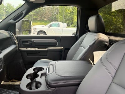 2026 RAM Ram 3500 Chassis Cab RAM 3500 TRADESMAN CHASSIS REGULAR CAB 4X2 84' CA