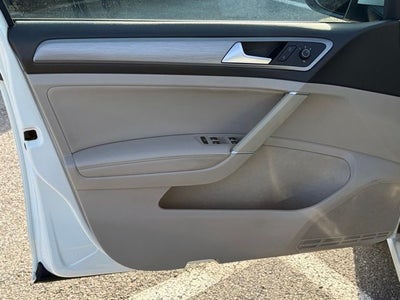 2015 Volkswagen Golf TDI SE 4-Door