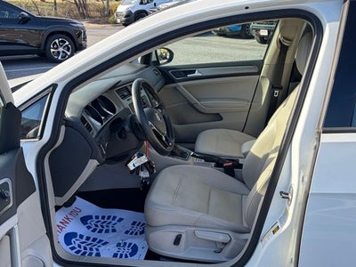 2015 Volkswagen Golf TDI SE 4-Door