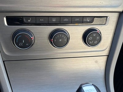 2015 Volkswagen Golf TDI SE 4-Door