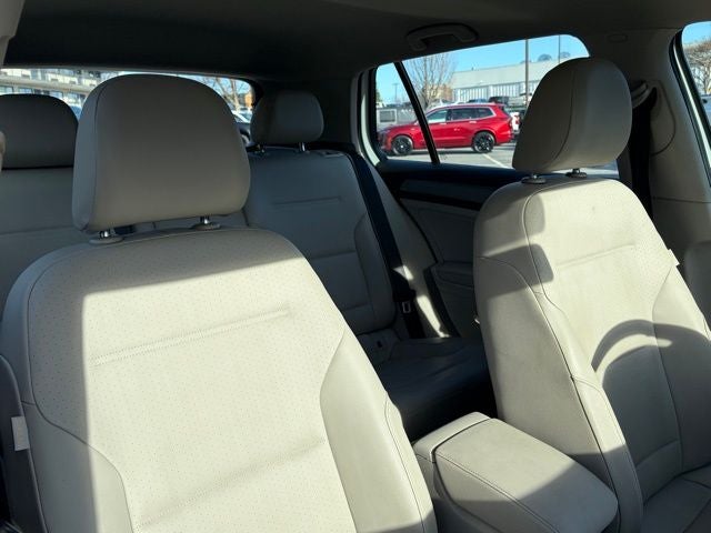 2015 Volkswagen Golf TDI SE 4-Door