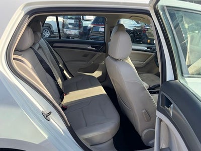 2015 Volkswagen Golf TDI SE 4-Door