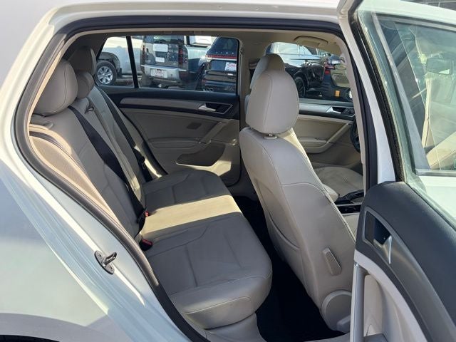 2015 Volkswagen Golf TDI SE 4-Door