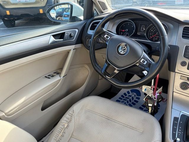 2015 Volkswagen Golf TDI SE 4-Door