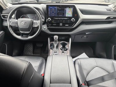 2022 Toyota Highlander Platinum